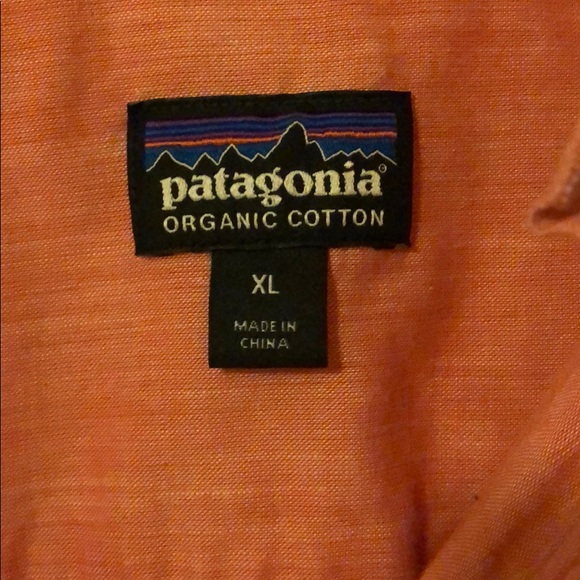 Patagonia short sleeve button up - Picture 2 of 3